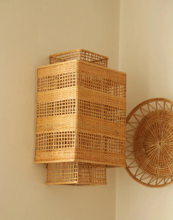 ION WALL LAMP